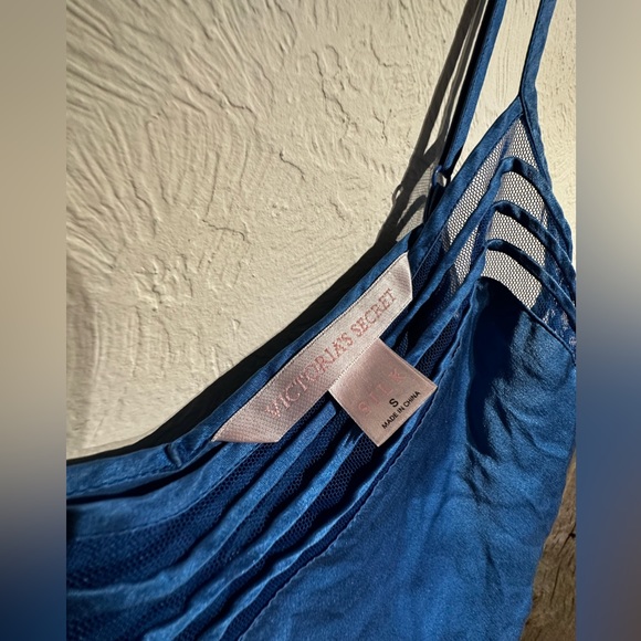 Vintage Y2k Victoria’s Secret 100% Silk Slip - Picture 3 of 4